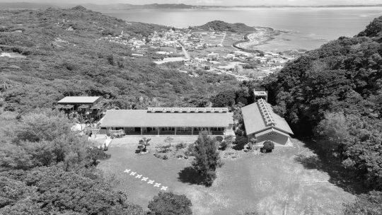 JOHN CORNU HOLZWEGE, 2022 Grey granite 130 x 1240 x 5 cm Collection Nanjo Art Museum, Okinawa