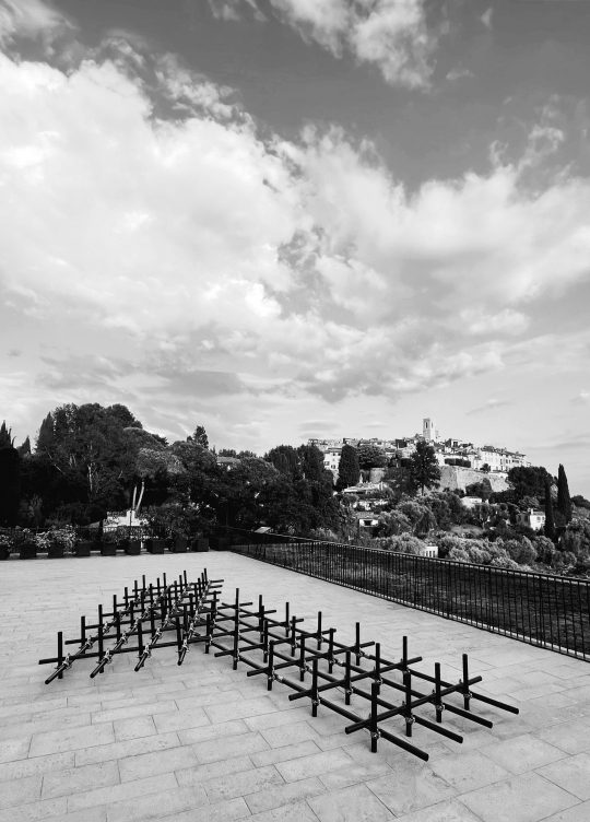 JOHN CORNU URBICANDE, since 2008 Pipes and fittings in steel Variable dimensions Exhibition views « Biennale Internationale de Saint-Paul de Vence », curation : Claire Staebler and Ludovic Delalande, Saint-Paul de Vence, 2023