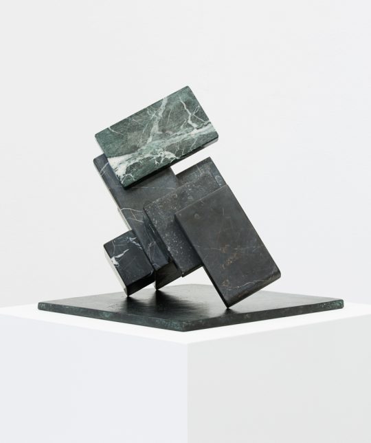 Marble and bronze, wooden pedestal <br>128 x 35 x 35 cm \n\nPhoto: Cordia Schlegelmilch, courtesy Galerie Gilla Loercher and the artist