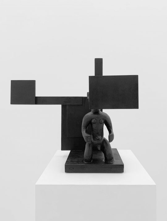 JOHN CORNU UNTITLED N°8 – SERIES « ATLANTES & CARIATIDES », 2021-2022 Damaged African statues, wood scraps, India ink and wax 44 x 50 x 21 cm