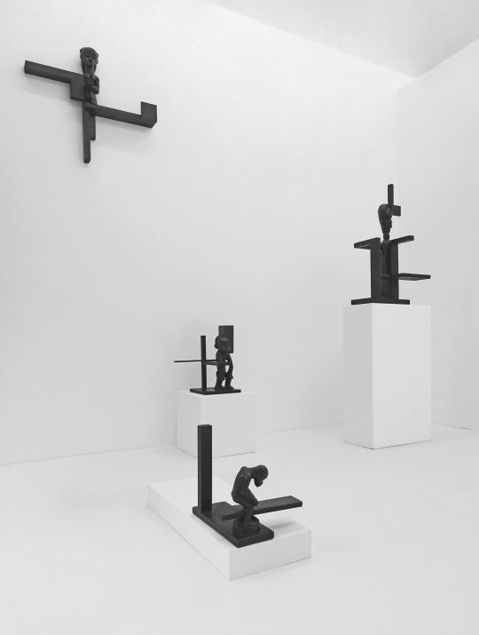 Installation view. John Cornu, Atlantes et cariatides 7-4. 2022 at Galerie Gilla Loercher