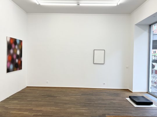 Installation view Accrochage. SandrineMahéo(left), ChristianPilz, John Cornu at Galerie Gilla Loercher.
