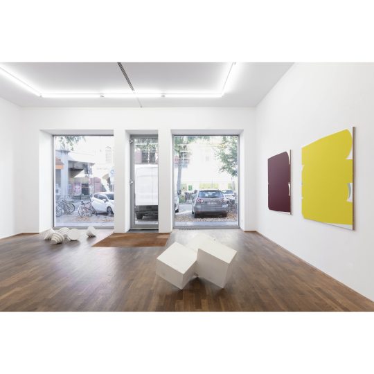 Installation view Rainer Splitt_Quentin Lefranc at Galerie Gilla Loercher 2026. CHR_9840 web